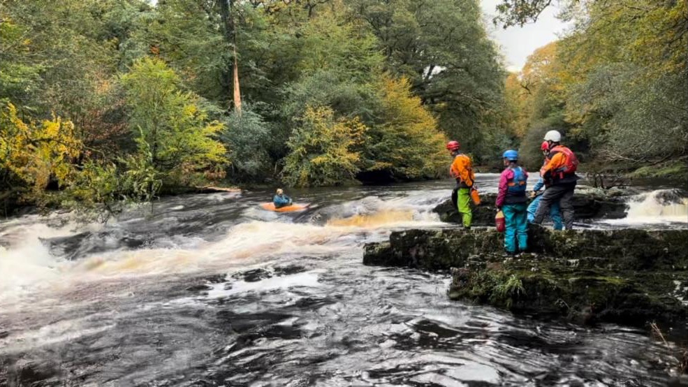 Course places in November on Dartmoor. Our Devon time will be short this autumn. Simon is available for some one2one sessions &amp; group coaching, 11th Nov, 14/17th Nov &amp; 10/11th Dec. Plus British Canoeing courses too, and an Adventure Paddler Weekend update conta.cc/3CJYQRu