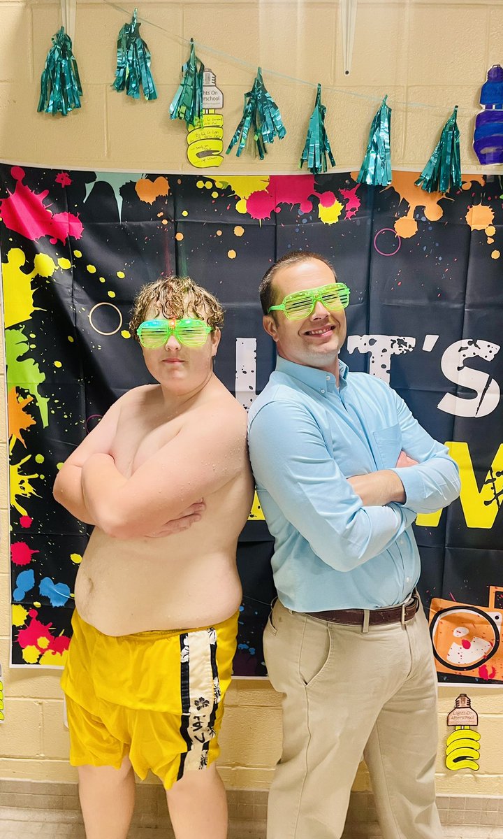 MistyWard78's tweet photo. Our 21st Century Learning Centers serve hundreds of Johnson County students before and after school each day. 📚👩🏻🏫📝🖇✏️✂️📐
#ThisIsAfterschool #beyondthebell #KYOSA #LightbulbChallenge #KYAfter3PM #Eagle4Life #21stCCLC #LIFT #LightsonAfterSchool #Glow #NeonParty #JCEagles https://t.co/23ZFyr7l5j