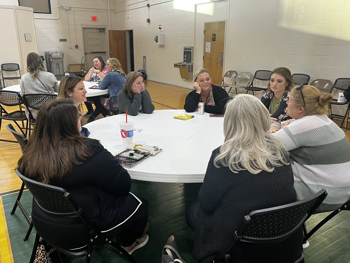 Kicked off our Elementary Shares night with some great conversations. Thankful for our teachers who participated and gave some great feedback. @jhesson83 <a href="/EstepCherie/">Cherie Estep</a> <a href="/Kimberead/">🎉♡ кᶤмβᵉ𝕣ᒪ𝐘 ｇ𝒶ℕ𝓃 ☺♧</a> <a href="/skinner_frankie/">Frankie Skinner</a> <a href="/mrstgwilkinson/">Tiffany Wilkinson</a>