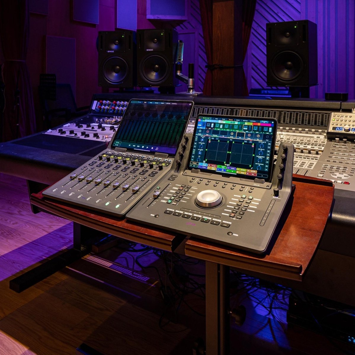 AvidProTools's tweet photo. 😍 Avid S1 + Avid Dock
📷 https://t.co/4eSneekFn8
▶️ https://t.co/LNIgmkNyzt
#avids1 #aviddock #eucon #controlsurfaces #daw #avidcontrol #protools #avid https://t.co/TZgeqJMeZ6