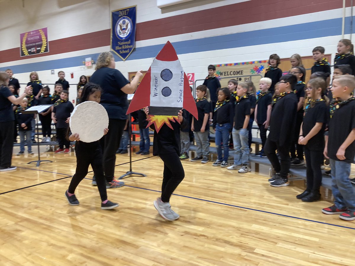 StanwicksKids's tweet photo. Third grade’s “out of this world” music program #l
#wineteerstrong #derbyproud https://t.co/QTEdSWJrkK