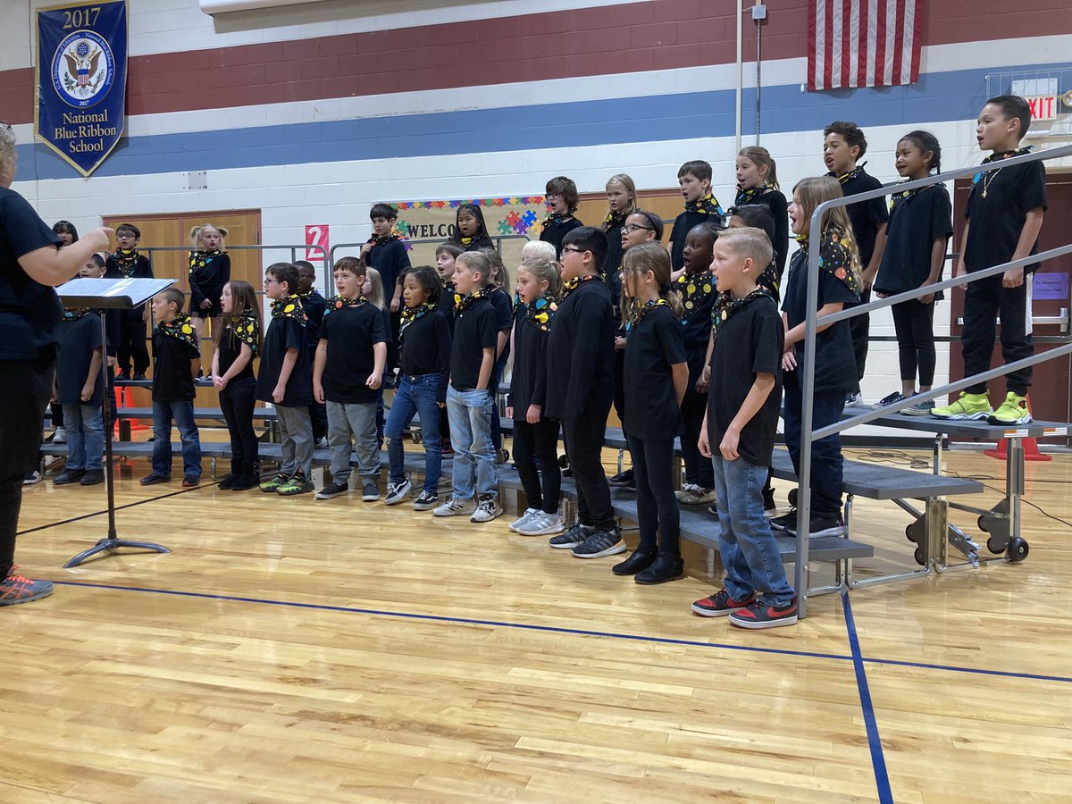 StanwicksKids's tweet photo. Third grade’s “out of this world” music program #l
#wineteerstrong #derbyproud https://t.co/QTEdSWJrkK
