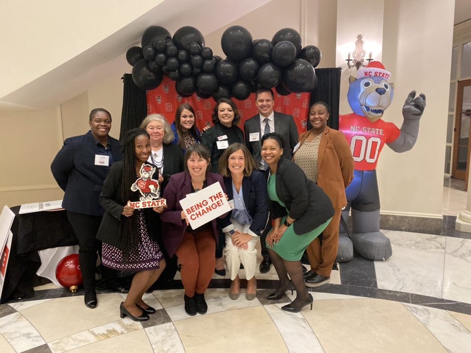 MrWarholik tweet media