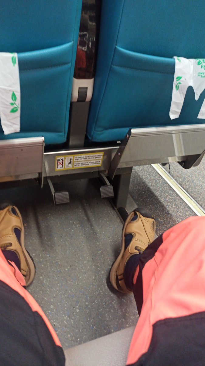 Satu hal yang menyenangkan naik KA adalah ini seli bisa nyelip tapi ingat posisinya sehingga tidak menganggu penumpang lain semoga kelas ekonomi dan bisnis sama seperti eksekutif #JamselinasX1Purwokerto
#gowesbersamaKAI
#idfoldingbike
<a href="/KAI121/">Kereta Api Indonesia</a>  <a href="/B2WIndonesia/">Bike2Work Indonesia</a>  <a href="/idfoldingbike/">id-foldingbike</a>