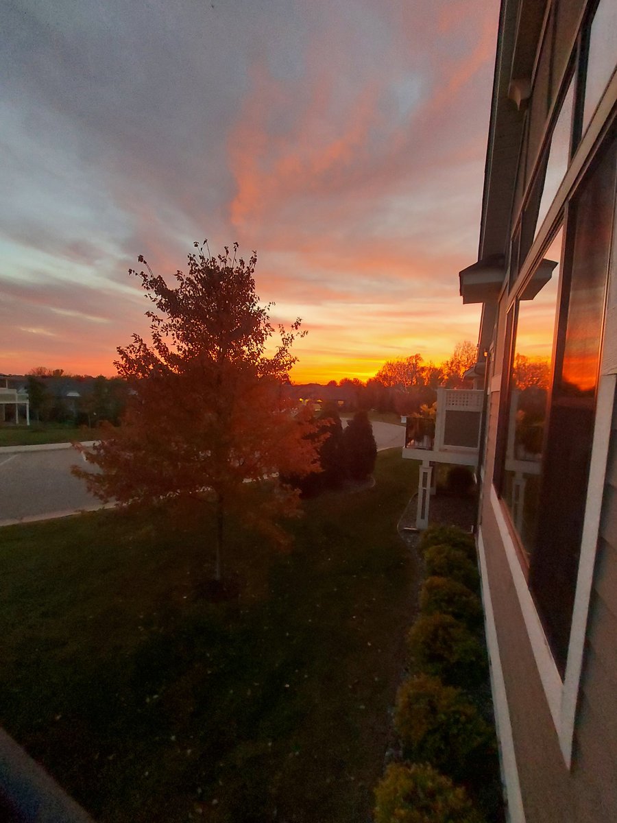 SteveRFox's tweet image. What a Sunset at Lakeside in Chanhassen