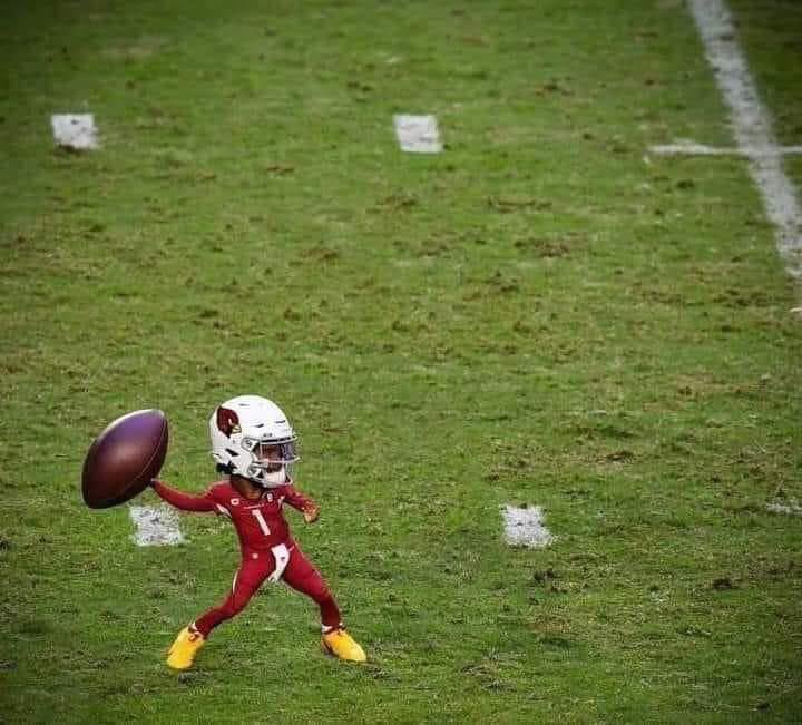 narchy4all's tweet image. Lil itty bitty Kyler Murray. Love it