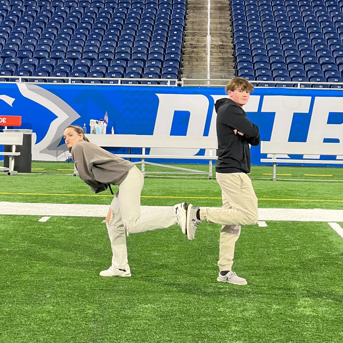 Bizteacher4's tweet photo. What a fun day! We got to go on a field trip after 3 years! Thank you @DetroitLionsPro for hosting this amazing event for #students #sbf22 #whyiteach https://t.co/pyqF31S2FN
