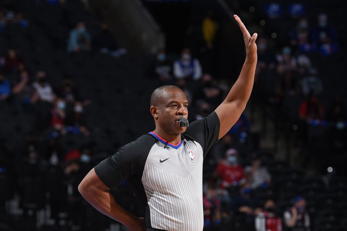 Robert44279020's tweet photo. Some sad news in the NBA 20 yr. veteran referee Tony Brown has died of pancreatic cancer he was 55. #RIPTonyBrown๐๐ https://t.co/CFlw9cLH4n