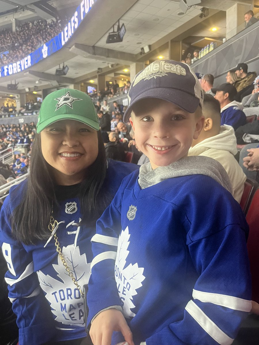 Great night to take in the Leafs game!! Hopefully a few more goals to be had… Special Mom <a href="/nickrobertson01/">Nicholas Robertson</a> in the crowd sat beside Maclean for the game. #LeafsForever