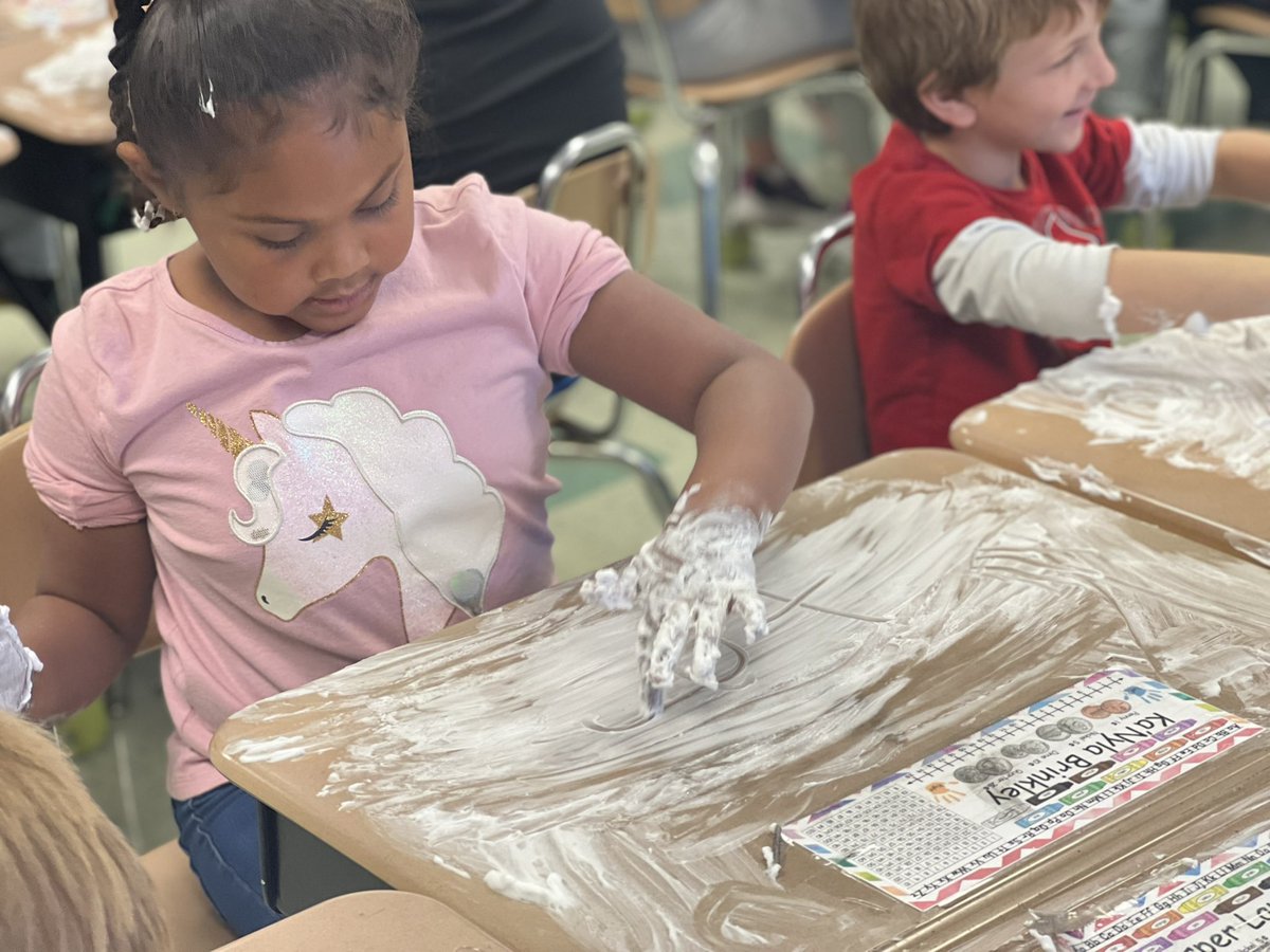 Who wouldn’t want to be a part of this Fundations lesson? Spelling words  using shaving cream is the best! Thanks <a href="/MsRunkle/">Ms.Runkle</a> for showing us some of the amazing things happening in your classroom. <a href="/EstepCherie/">Cherie Estep</a> @jhesson83 <a href="/LakesidePark1/">Lakeside Park</a>