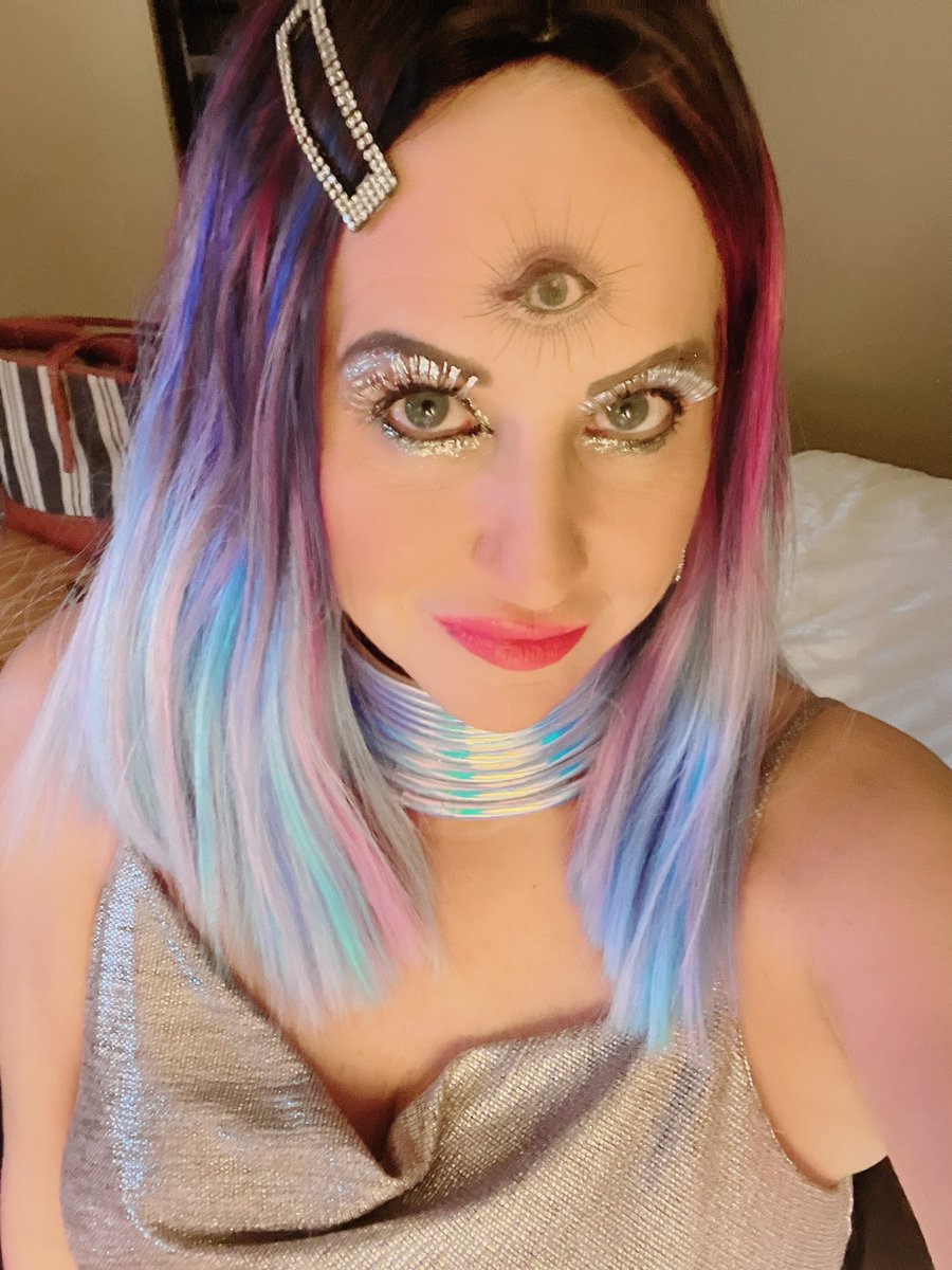axsom_jennifer's tweet photo. please vote for me!! tonight they make the first cut!!! yikes!!! I really could use your support for a good cause!!! #fabover40 #FAB2022 #beautynews #BreastCancerAwareness #votefab40 #ufotwitter HERE IS MY LINK:
https://t.co/JsTH8TQsAC https://t.co/BqcnkD0JR4
