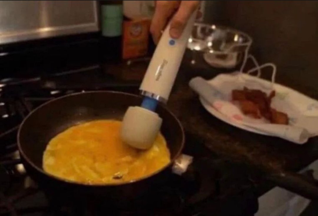 messedupfoods's tweet image. scrambled eggs