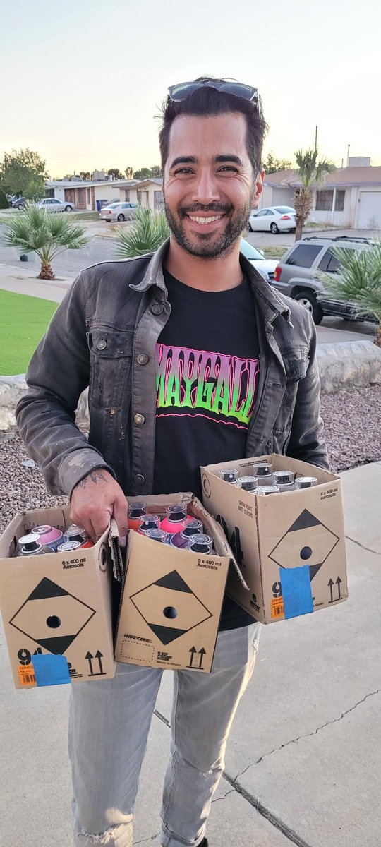 ItsyourworldEDH's tweet photo. Thanks Tino Ortega for supporting us by buying back unused spray paint from the Bordalo II mountain lion mural &amp; for all you do for EP! 

We have a LOT more spray paint left- MTN Hardcore. Hit us up if you're interested. All the $ collected will be used to pay for the mural! https://t.co/KG4rk12JXy