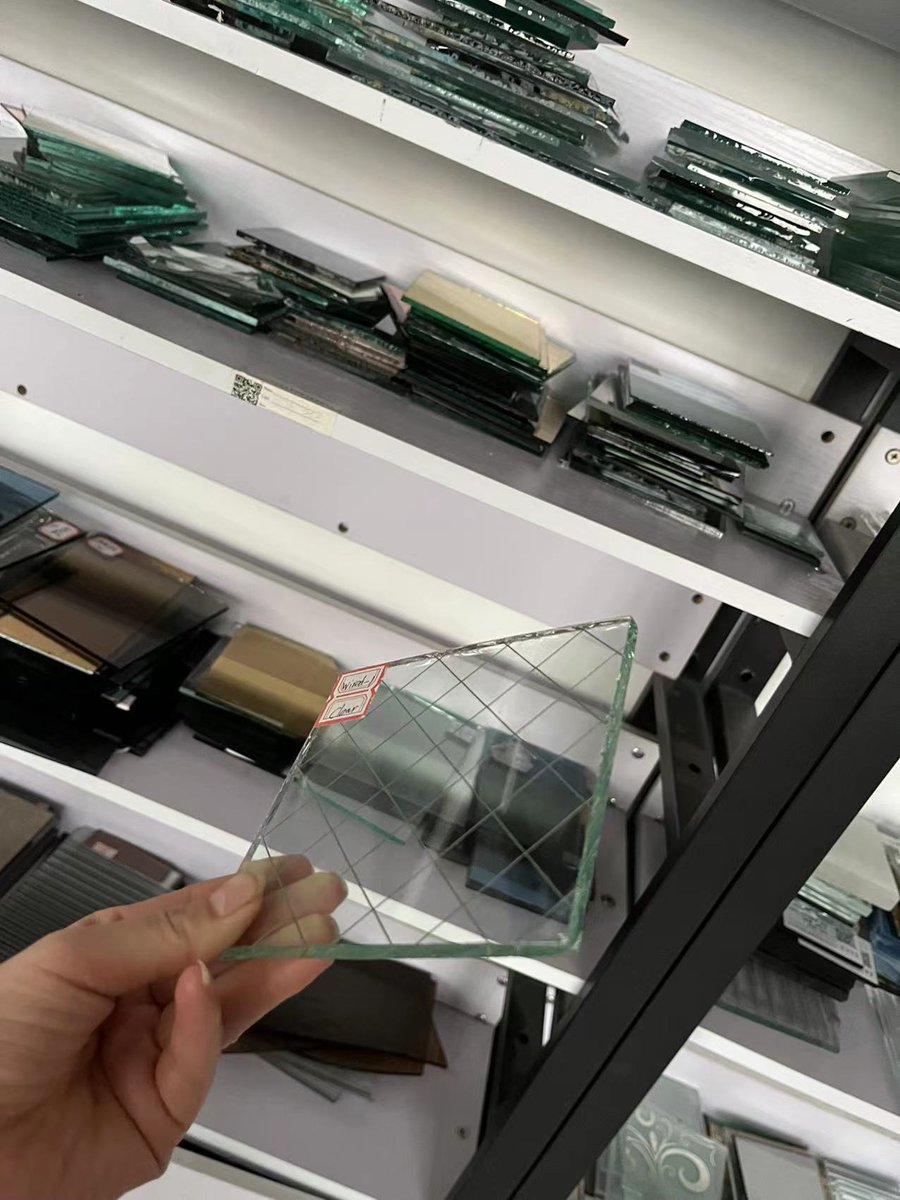 Rosa_luck_glass's tweet image. We are glass and mirror manufacturer 😊
Whatsapp/WeChat: 008615532975068
#glassfactory #rockplateglass #glassexport #glasswholesale #bothroommirror #showerroommirror #showerroomglass #darkmirror #reflectiveglass #coatedglass #engineeringglass #temperedglass #patternedglass