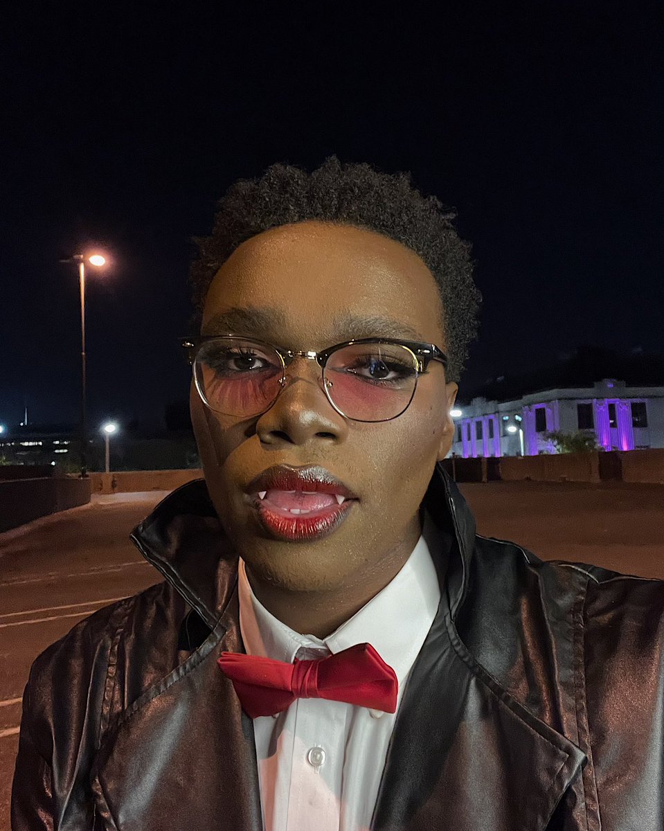 Anania00's tweet image. TW: FAKE BLOOD
.
.
.
.
i was thirsty