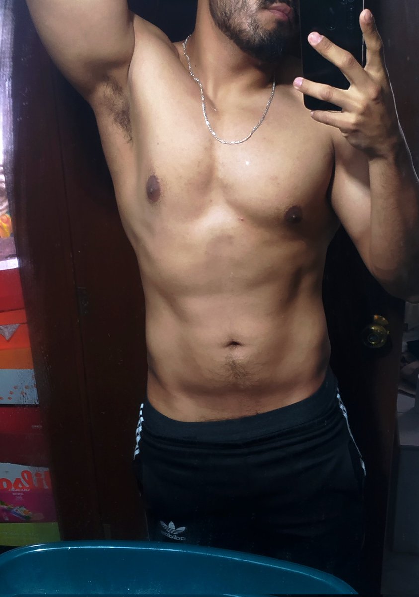 Adonis_Lake's tweet photo. Ya es hora de ir a bañarse, alguien me ayuda?? 
 
@radargaymx https://t.co/QqRBneQ9fr