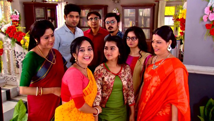 Moumita69736042's tweet photo. Please don't want any leap in "Mithai"and want to see senior characters as it is with constructive storyline  at prime slot.
Please give more and more sidhai moments
#noslotchangeformithai #mithaion8pm #onlymithaion8
@ZEE5Bangla @samratghosh0510 @ZeeBanglaTv https://t.co/Rc84eNXM5J