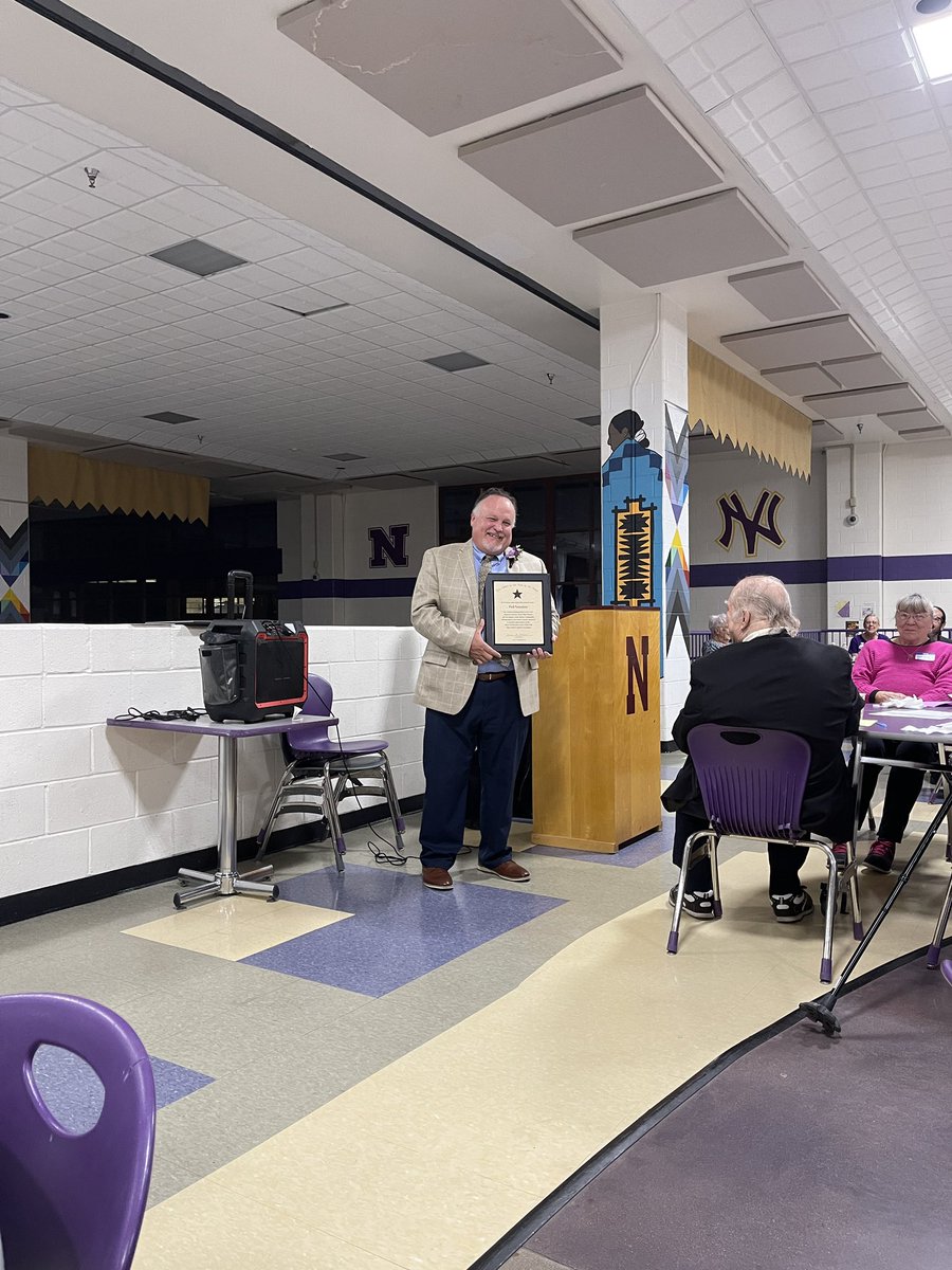 PatrickSandos's tweet photo. Honored to be awarded The Order of the Star of the North from the North Side High School Alumni Association! I am humbled to be recognized among the legends receiving awards tonight! So grateful for the Northwest community! https://t.co/5DUSTcWZVK