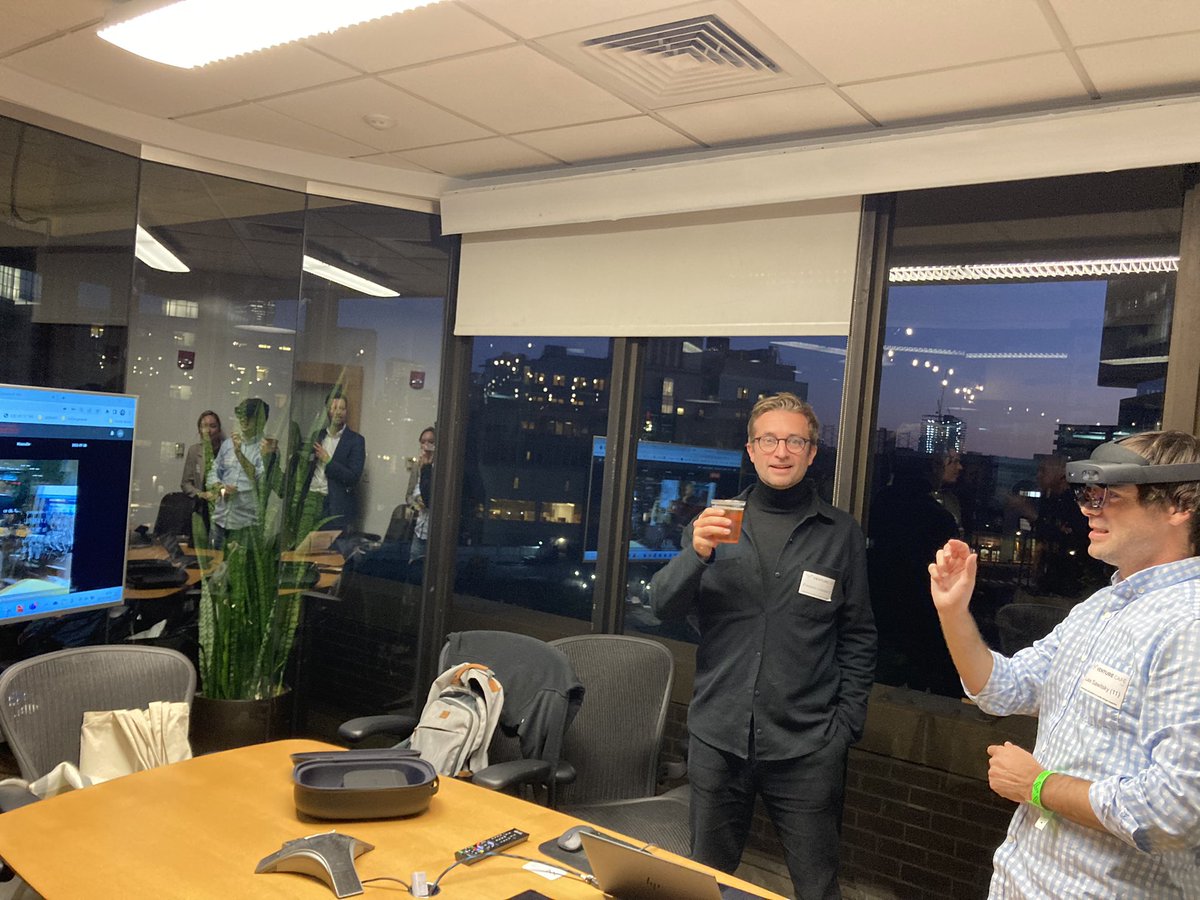 allis_na's tweet photo. This is Boston! Night demo with a beer @venturecafe for @AbysMedical and Frederic ! #innovation #surgiverse #4.0 surgery https://t.co/dejAAHBPVB