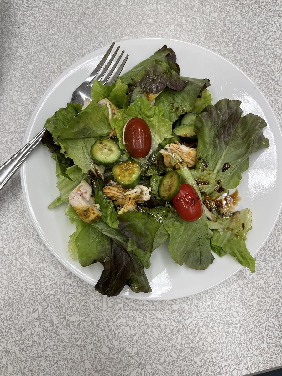 micmoon's tweet photo. Leaving house today I told myself— “I’ll just grab lunch at work” knowing a. It would not be a nourishing choice b. I’d probably end up skipping it. So I turned around and made lunch. #FieldSelfCareStreak. https://t.co/I8Z32Ic14Q