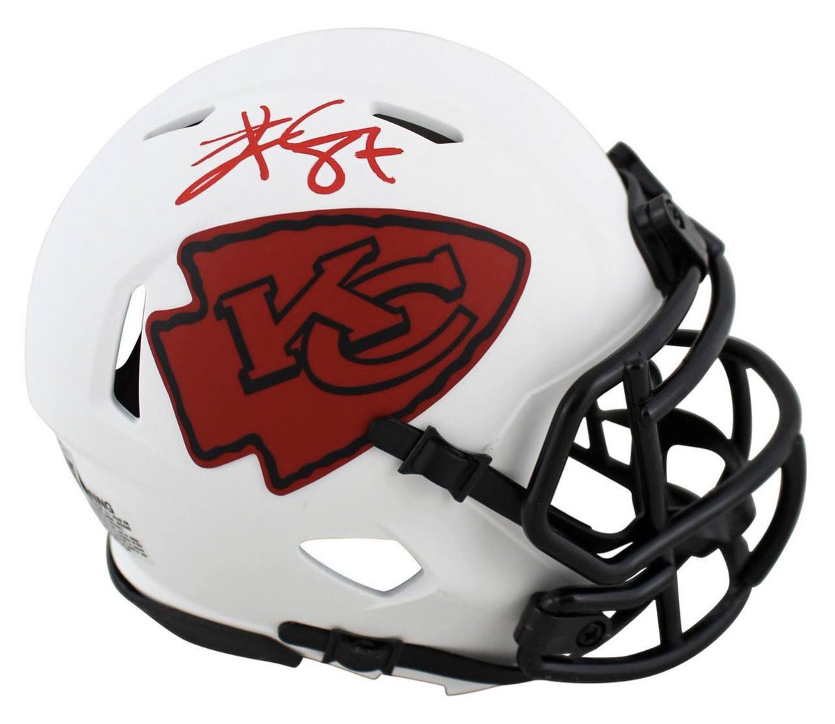 MC__Collections's tweet photo. 🚨 GIVEAWAY 🚨 

If Travis Kelce scores a TD in Sunday’s  game against the 49ers, we’ll gift this signed mini helmet to one person who : 

• RT’s this tweet 
• Follows @MC__Collections 

#ChiefsKingdom https://t.co/zWmbijGWEQ