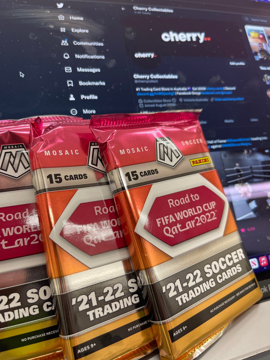 Giveaway! Win 3 packs of new RTWC Mosaic. 

Just RT this post and tell us who you think will win the World Cup in the comments!

I will contact the winner on Monday! #thehobby