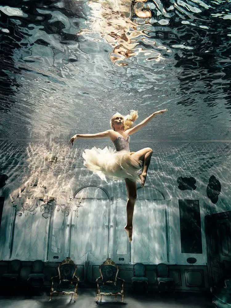 noveliciouss's tweet photo. To write something, you have to risk making a fool of yourself.
Anne Rice
#amwriting #storyteller #writerslife #writing #film
#Art Sorensen https://t.co/YpZvLmxtb4
