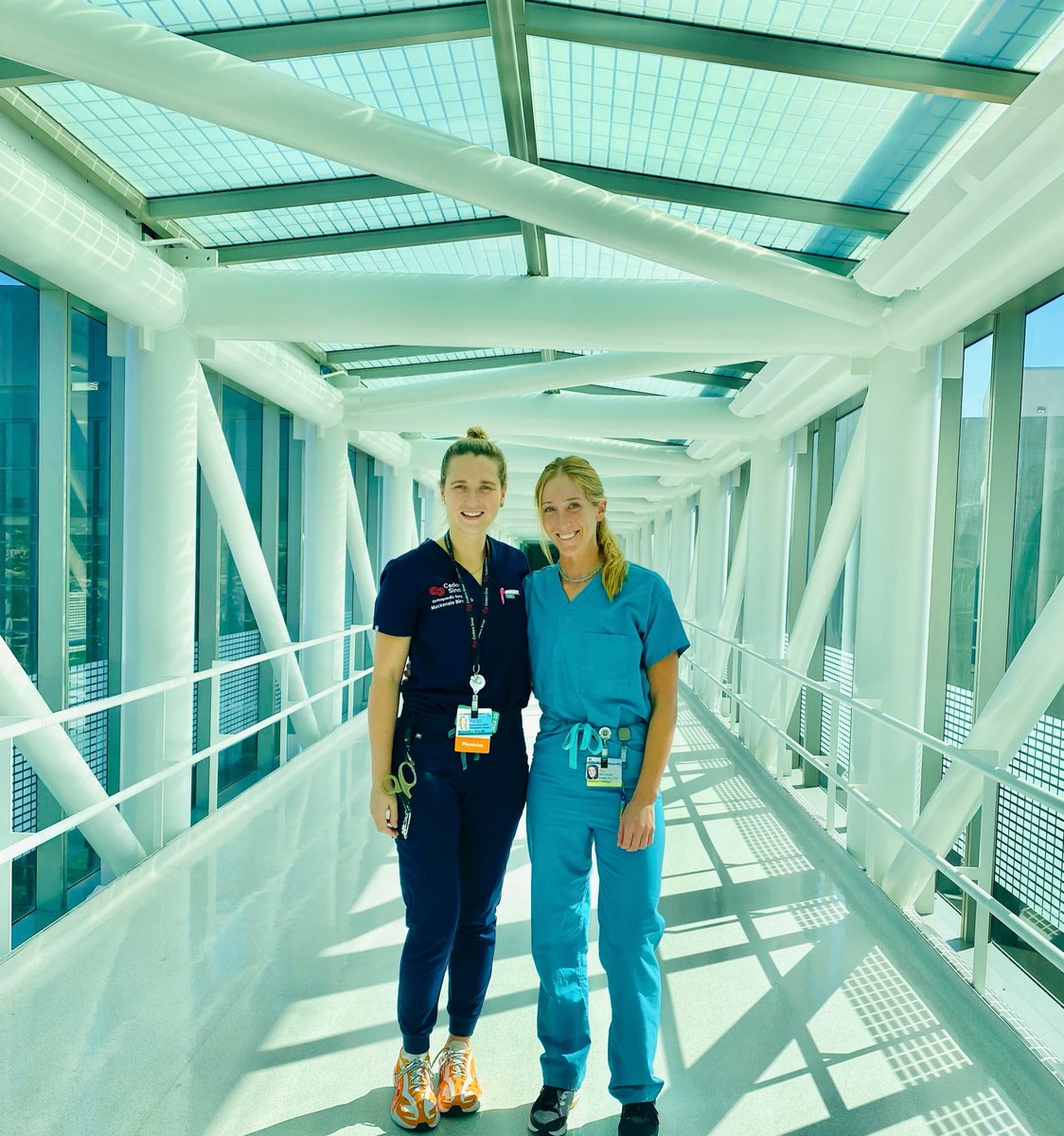 Dr. Bird and the Sub-I that’s always mistaken for Dr. Bird. 

Tulane Med reppin on the west coast 👊🏼