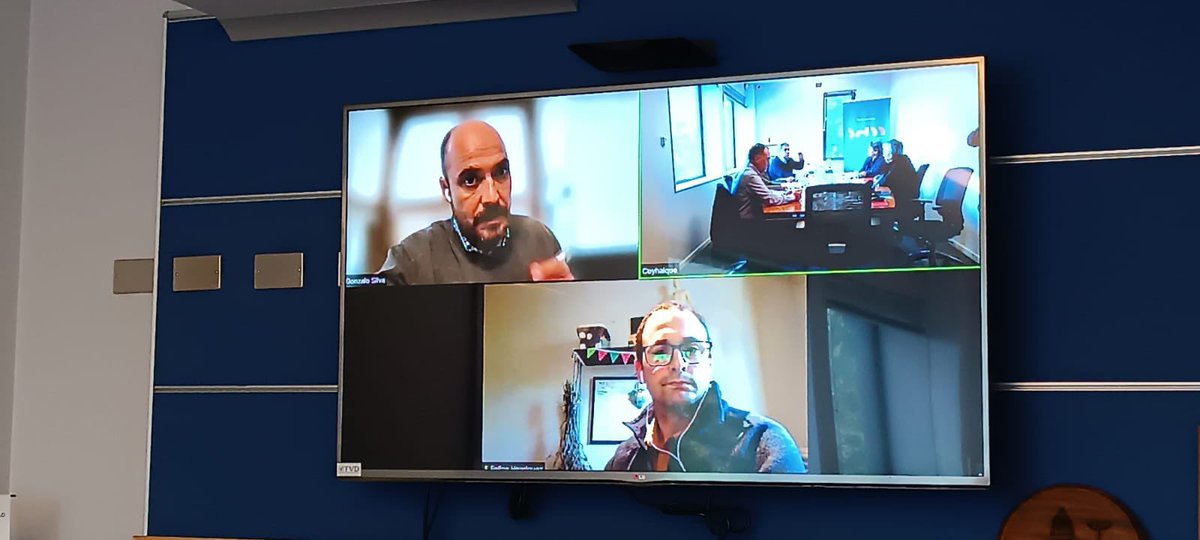 CoyhaiqueCamara's tweet photo. Excelente reunión junto  @sandovalplaza quienes expusimos nuestras problemáticas de #GremiosAysen #Comercio @CChCCoyhaique @ConsejoSalmon #Turismo #Ogana #SalmonChile 
#ReactivacionEconomica #Conectividad #Seguridad @CamaraNacional @CPCchile https://t.co/ohJKFyT4dy