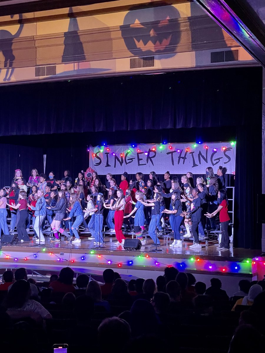 StriplingFWISD's tweet photo. Our students did an amazing job at their Fall Choir Concert tonight. Mrs. Flores and Ms. Ferguson did an outstanding job getting our Hornets ready for the show. @todd_koppes #HornetHappenings #SingerThings https://t.co/XDAYm4CfoV