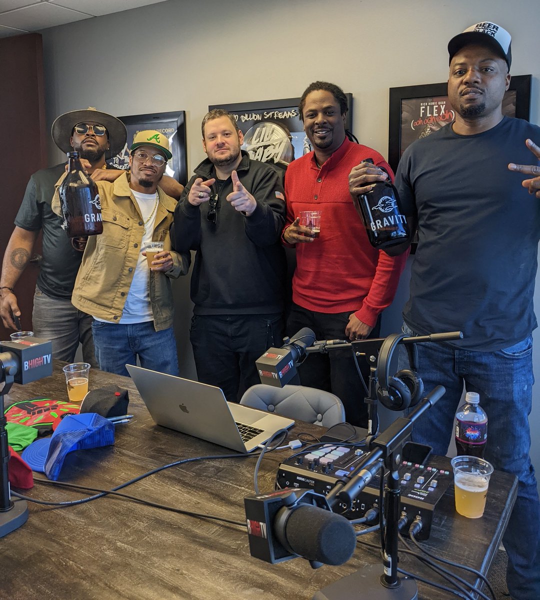 PhilWHudson's tweet photo. In the lab with the @NappyRoots boys and @RealGhettoMafia. Nothing but love to @bhighatl for having the fellas on his show. New record on the wayyy!!!
#NappyRoots #RandomThoughts #BoxOfChocolates #KeepItNappy #ATLKY #Atlantucky #hiphop #newmusic #ATL #Atlanta https://t.co/SVZpe9Q0Tt