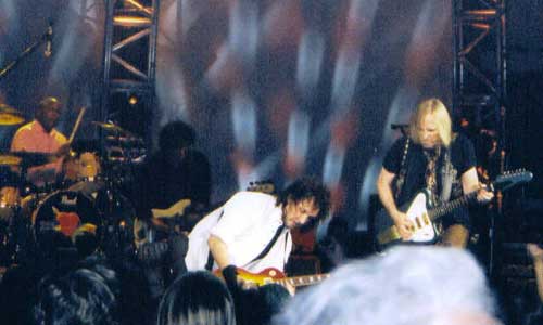 KingRockLaw's tweet photo. Happy birthday to @tompetty! Some of my photos from the Vic Theater in Chicago in 2003 and Peoria in 2003. Such a huge influence on my life. Gone way too soon, but left an incredible legacy. 💘 #TomPetty #TPATH https://t.co/w2O0GJO0ZK