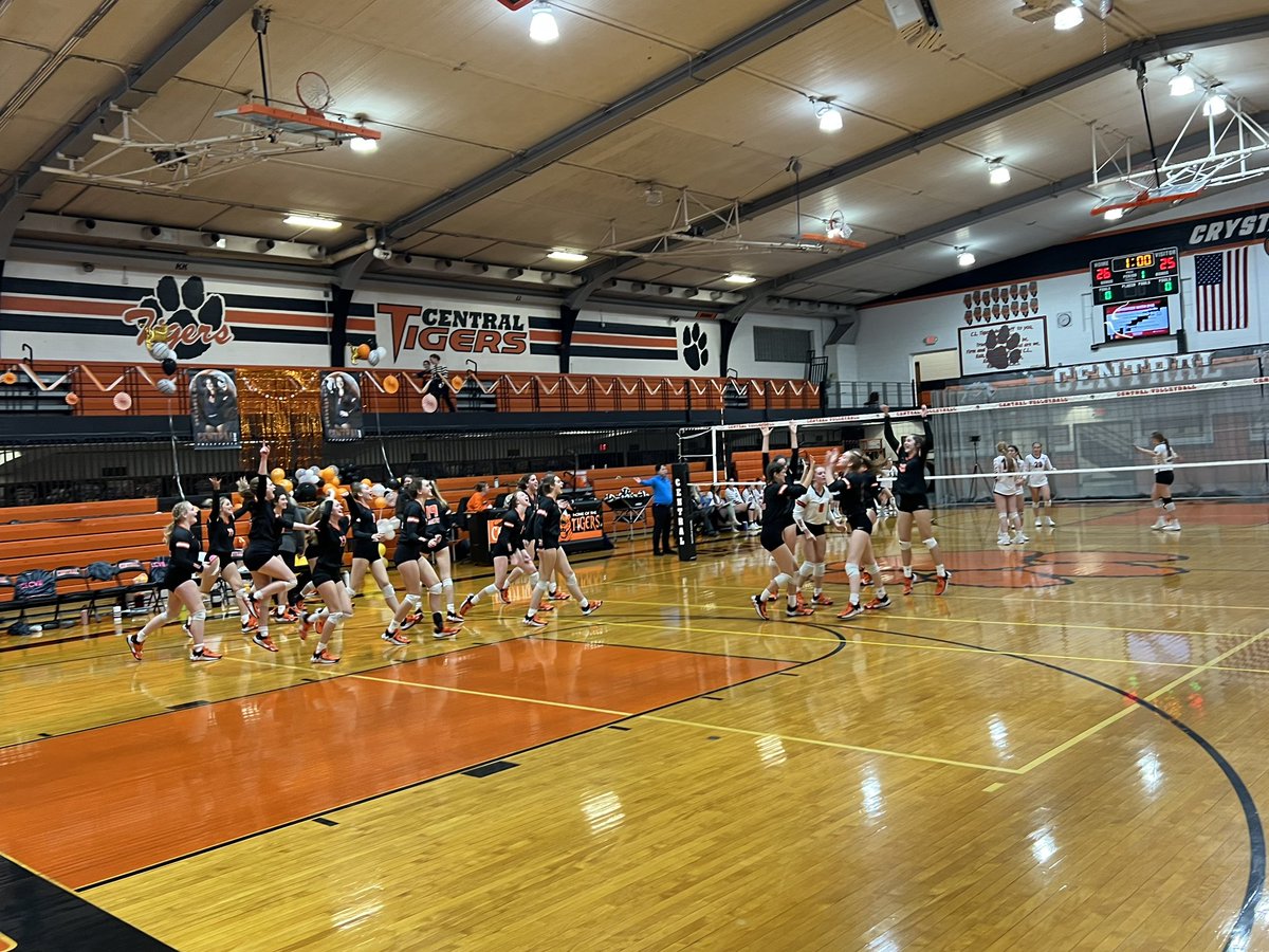 Amy Johnson (@amy_johnson_3) on Twitter photo SO PROUD 🥹 Senior night for CLCVB and the Tigers came up HUGE with a 2-0 win to finish conference play! A big goal was checked off the list tonight ✅
On to post season to get the next one! THANK YOU, Seniors! <a href="/clc_vb/">clc_vb</a> <a href="/clcathletics/">CLC Athletics</a> <a href="/clcathletics/">CLC Athletics</a> SO PROUD 🥹 Senior night for CLCVB and the Tigers came up HUGE with a 2-0 win to finish conference play! A big goal was checked off the list tonight ✅
On to post season to get the next one! THANK YOU, Seniors! <a href="/clc_vb/">clc_vb</a> <a href="/clcathletics/">CLC Athletics</a> <a href="/clcathletics/">CLC Athletics</a>
