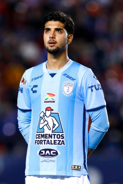 Poco se ha hablado de Mauricio Isais [21 años] y su torneo.

Muy bien en fase defensiva y de gran toque para buscar el último tercio o progresar. El encare y conducción no es su fuerte.

Mucho futuro.