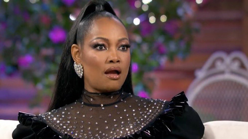 RobynDMarley_'s tweet image. Bartise is a demon fr. He deadass looked Nancy in her face and said “I LOVED seeing Raven for the 1st time, she’s a fucking smoke show, she’s hot as shit” - Satan really be sending his dustiest sons to disrespect women! #LoveIsBlind3 #LoveIsBlind