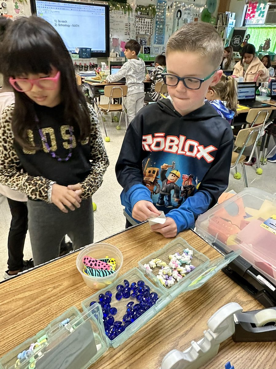 Using our hard earned ticket 🎟️ “money” to shop at the “Desk Pet” store today! 💵<a href="/WWP_Dalers/">WWP_Dalers</a>