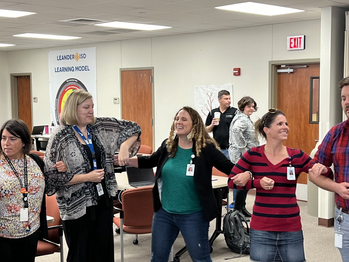 sandobalj's tweet image. Linking together to see how all of our different roles play important parts in our #mLISD Steering Committee and then sharing our commitments to the work before we “leaf”. #1LISD