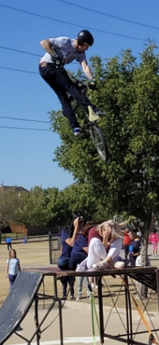 gibbschfrisco's tweet photo. @PhillipsElem @phillipsduong @RonaLBrowning BMX madness! https://t.co/phkTeet8EE