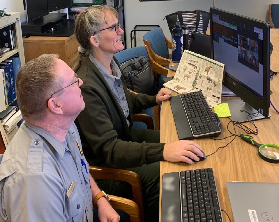 AgateFossilBeds's tweet photo. Descriptathon anyone??!!

Rangers at Agate Fossil Beds National Monument participated in a 3-day tournament to make the park's brochure accessible to visitors who are blind and visually impaired. 

#AudioDescription #UniDescription #FindYourPark #BlindTravel https://t.co/PSR7BwhAG2