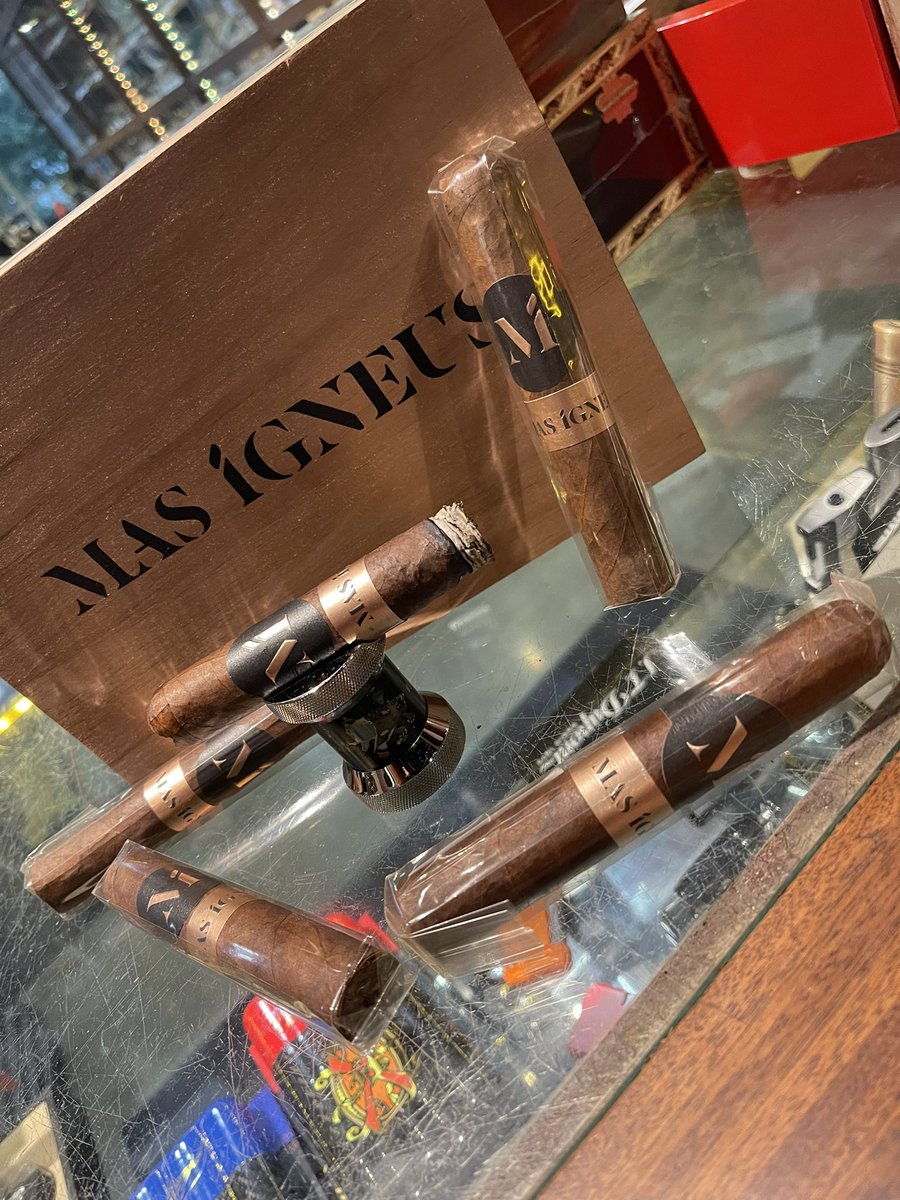 OhloneCigars's tweet photo. #ACEPrime #MasIgneus a very nice medium to full body stick with Ecuadorian Corojo wrapper. A good hearty cigar with a touch of leather and cedar. #Pichardo #Nicaragua #Robusto #CigarLife #CigarAficionado #OhloneCigarLounge #Cigars https://t.co/k0rV5b4Wai