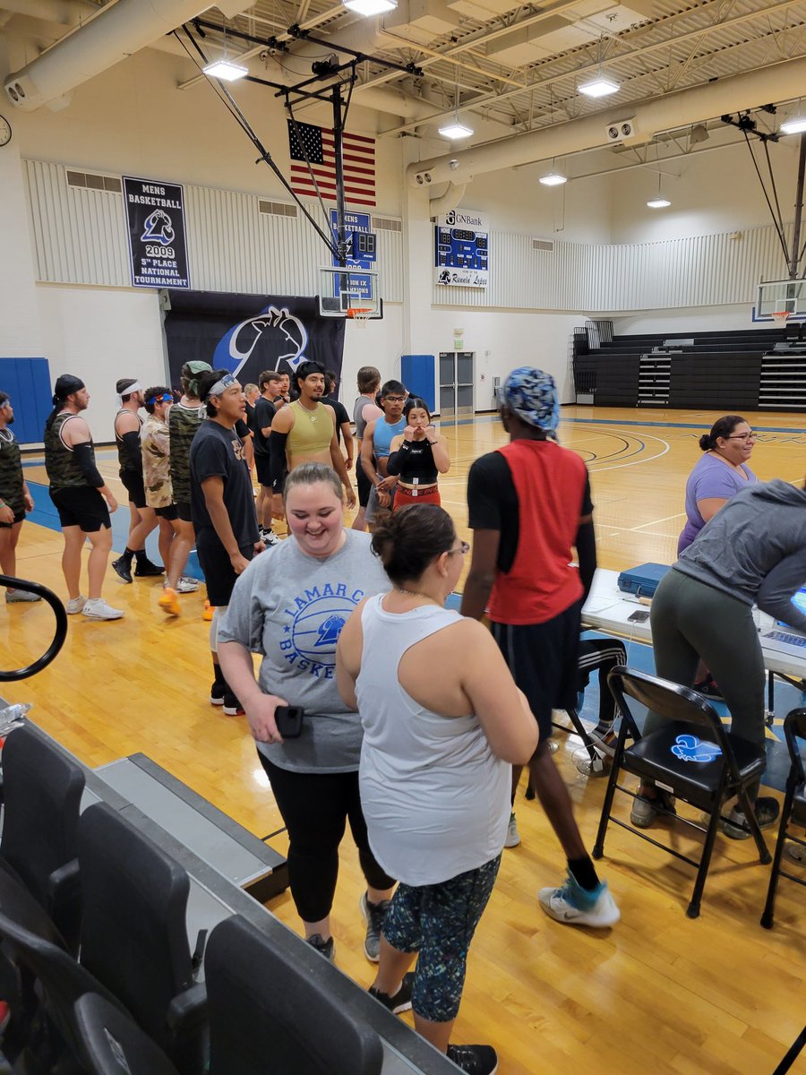 DrLindaLujan's tweet photo. I took a loooooong break from social media. What better way to rejoin than to share some pics of the @lamarcomcollege employee/student volleyball challenge. #weareinthistogether #golopes #lopespride #wearenotold #maybeweare https://t.co/eVhPz0JUI6