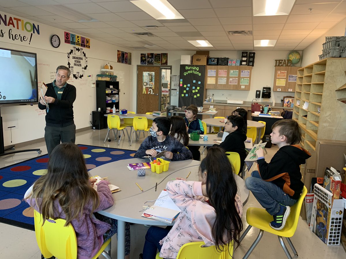 MsCruzsClass's tweet photo. DZ Diamonds are published authors! #NationalDayOnWriting #cartonera #bookmaking https://t.co/zuSutC0RYw
