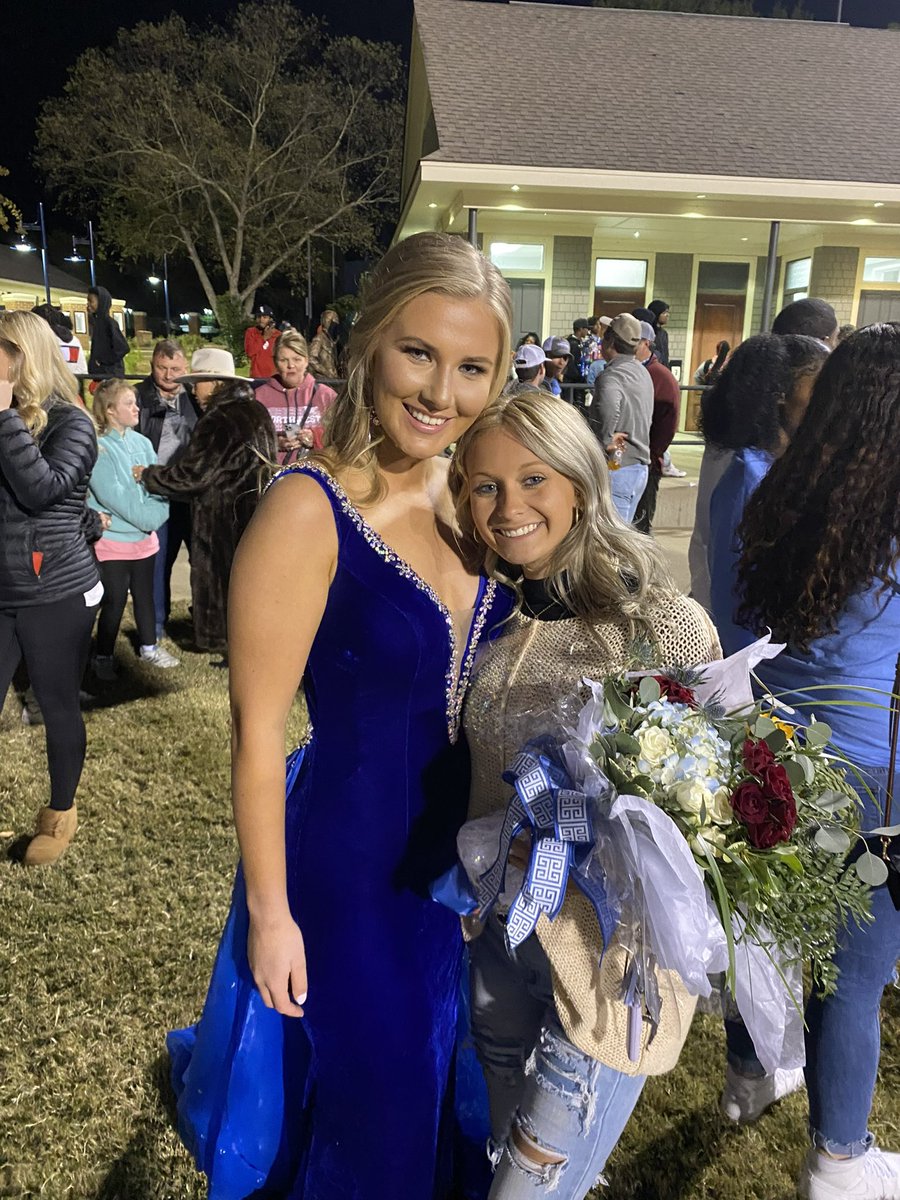 NWCCSoftball's tweet photo. We’re so proud of you @gracie_mettetal You looked gorgeous! #wecleanupwell #HomeComing #rangerup #softballteam #Homecoming2022 https://t.co/1vbxWMXDs3