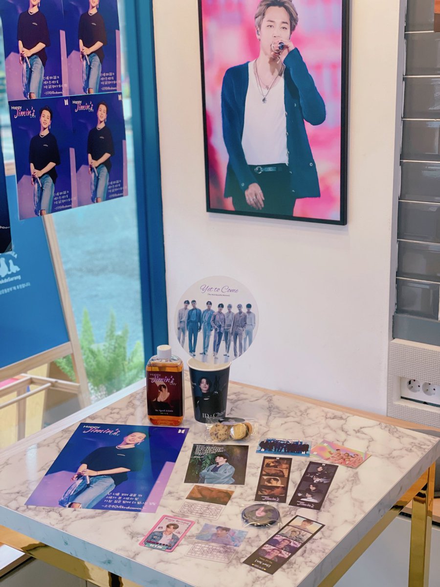 🐥짐토버 이벤트 일요일까지💜

카페40240(구 독도카페) 선릉 닫고 재오픈한 것 모르는 아미들이 많더라구요! 재오픈 후 첫 이벵이 지민이 생일인데 끝내기 아쉬워서ㅠㅠ 이번 주말까지 해요!

<특전 총 19종> 계속 드리니 지민이 사진 보며 힐링하고 가세요💜
*송파구 백제고분로 50길 43 카페40240