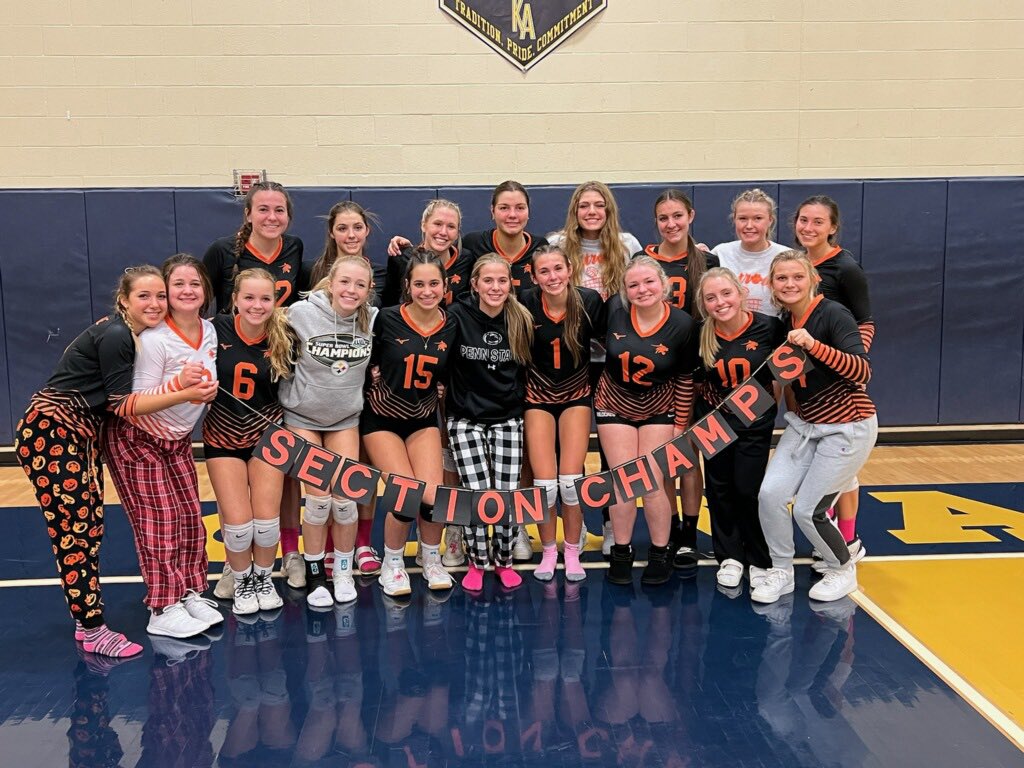 LatrobeHighPost's tweet photo. Congratulations to your Girls Volleyball Team for becoming Section Champions along with setting a school record with an undefeated season (16-0). Good luck in playoffs girls!!! #glgvb #slay #undefeated #makinghistory https://t.co/mKmmEK4C0Z