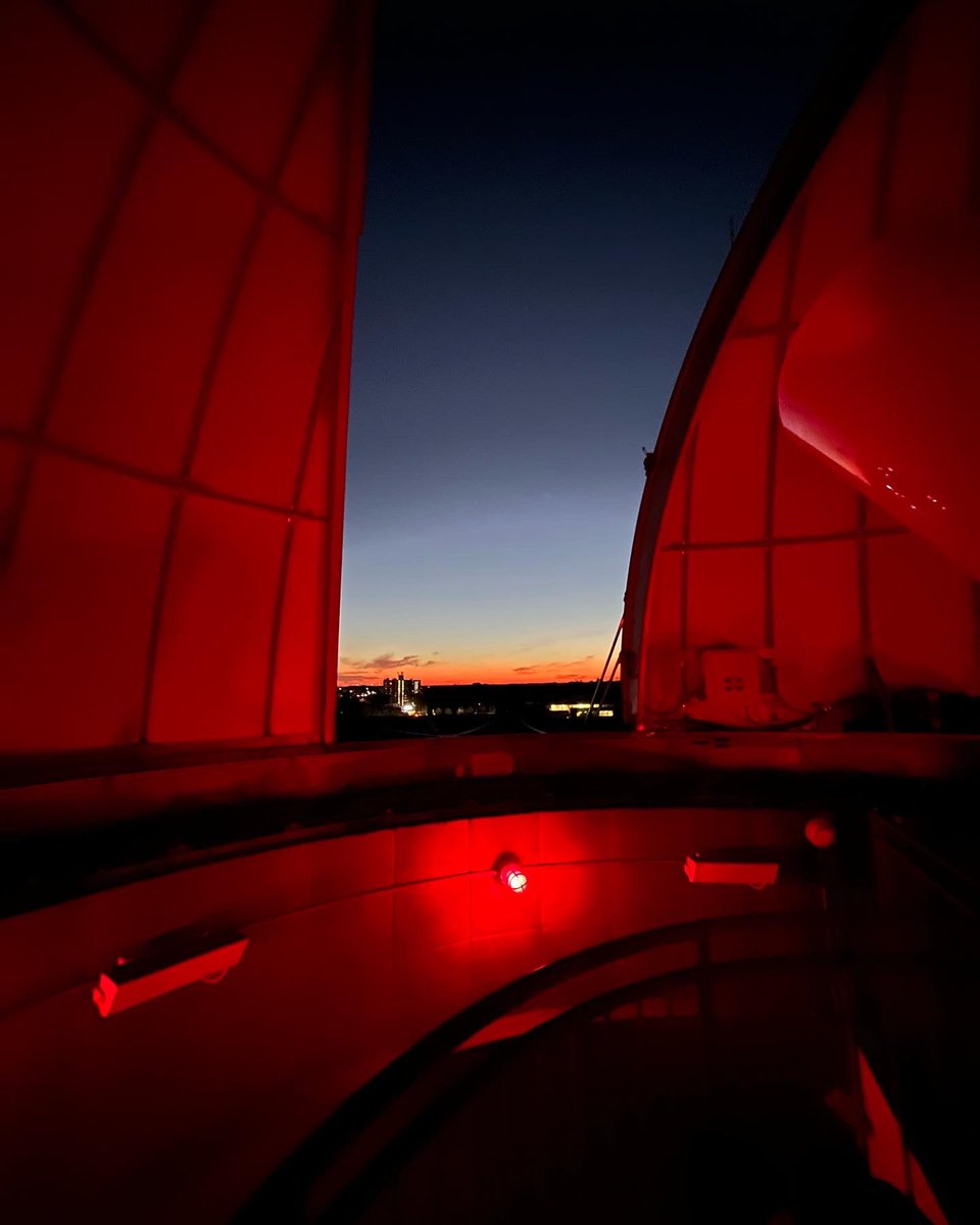mrcontephysics's tweet photo. Shots taken tonight from the @WidenerUniv observatory. Beautifully clear, we saw one of our best views of Jupiter and Saturn of the season so far! 🔭🪐 https://t.co/w9Rp1sJzek