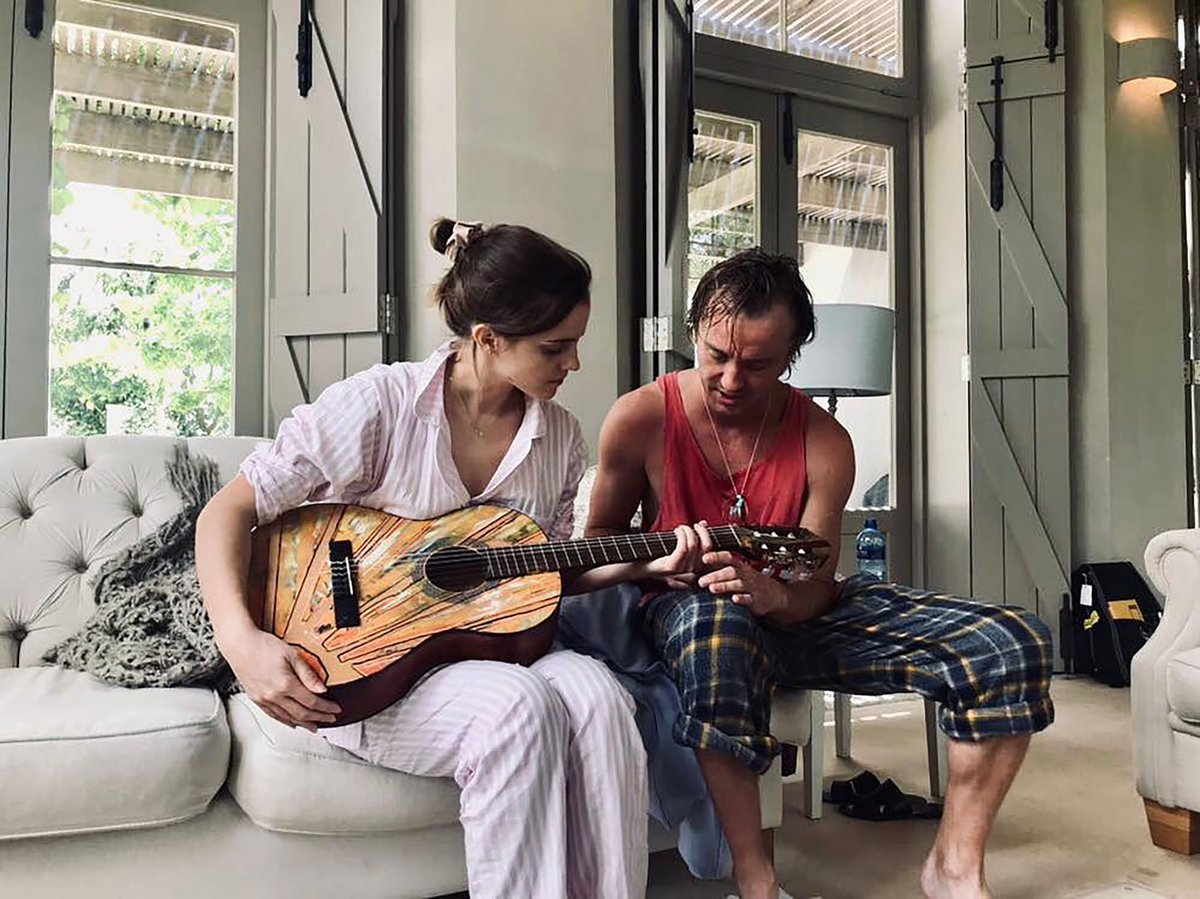 zornitsaxx's tweet photo. ความสัมพันธ์แบบต่างคนต่างใจตรงกัน เพียงแค่มันเกิดขึ้นคนละช่วงเวลา ผมรักเธอแบบน้องสาว แต่ก็ใช่ว่าจะไม่เคยรู้สึกใบรูปแบบอื่น ส่วนเธอก็บอกว่าอีกฝ่ายเป็นเหมือน soulmate เหมือนเพื่อน เหมือนพี่ชายอยากให้อยู่ข้างกันไปนาน ๆ เขารักกันมาก แค่เขาไม่ได้คบกันเฉย ๆ 🥹 https://t.co/XFMvShoAcK