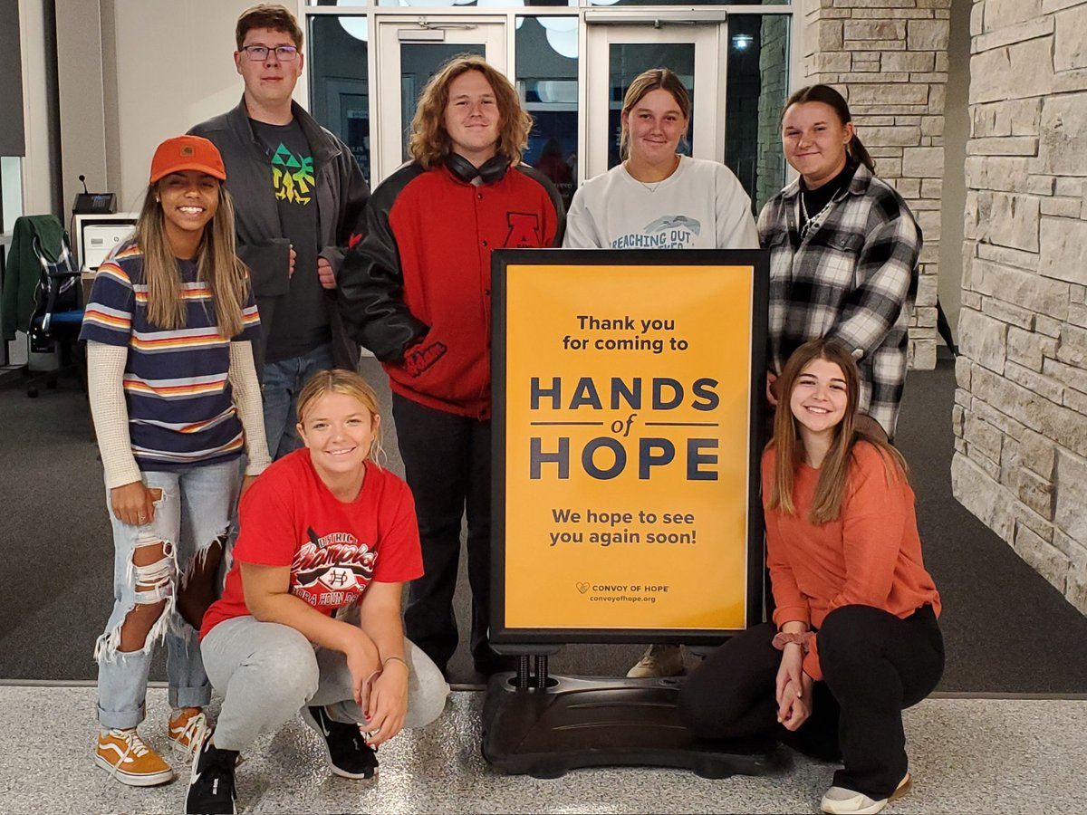 JillGaroutte's tweet photo. NHS members volunteered at the first Thursday night Hands of Hope @ConvoyofHope assisting in checking and packing over 6,000 individual and family hygeine kits that will be delivered for disaster relief. What an amazing group!

@nhs_njhs #Service @AuroraMoHS #proudtobeahoundawg https://t.co/6NB3GWOUfx