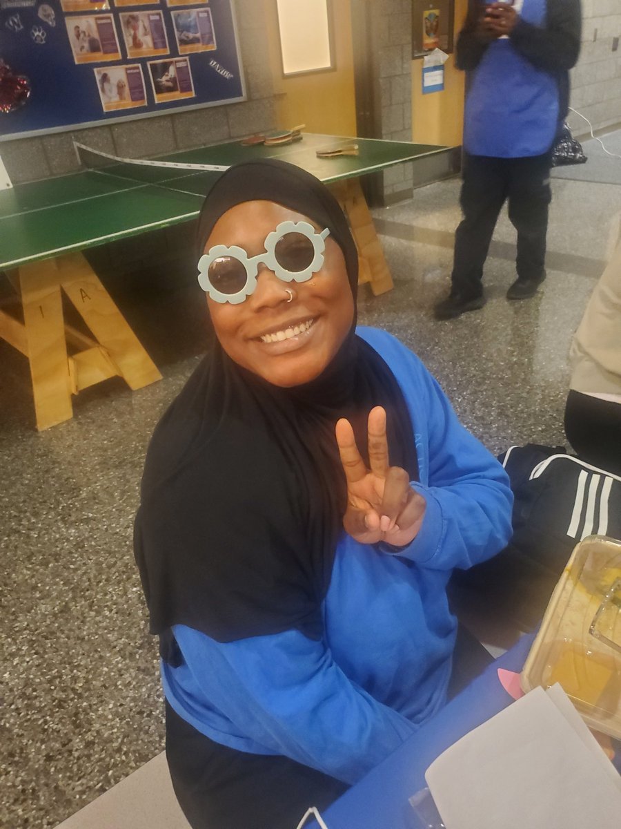 fn_DFuller's tweet photo. Everyone having a good time with their glasses on
Join us for our ongoing raffle
All the way till 9:00 #rbac #CommunityEngagement  #RainierBeach https://t.co/xhmUfSOIvG