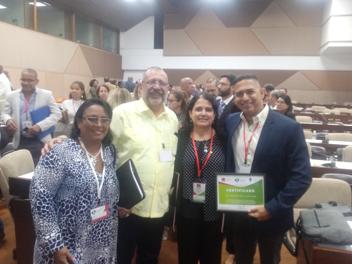 Recibe el @CIGBCuba RECONOCIMIENTO por haber colaborado en la realización de la Convención Internacional #CubaSalud2022 y la XV Feria Internacional #SaludParaTodos.